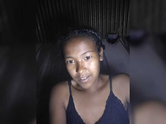 Priscahot live cam preview