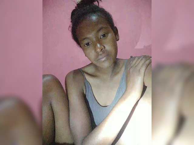 Priscahot live cam on BongaCams
