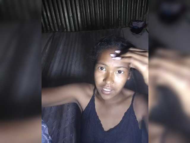 Priscahot live cam preview