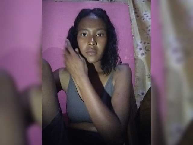 Priscahot live cam on BongaCams