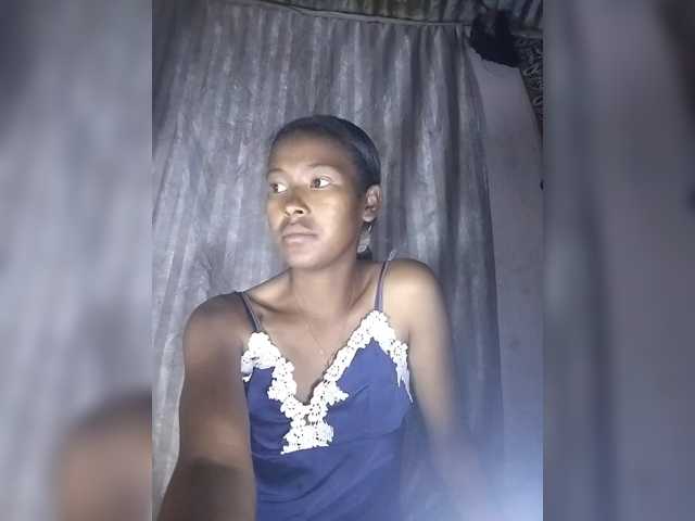 Priscahot live cam preview