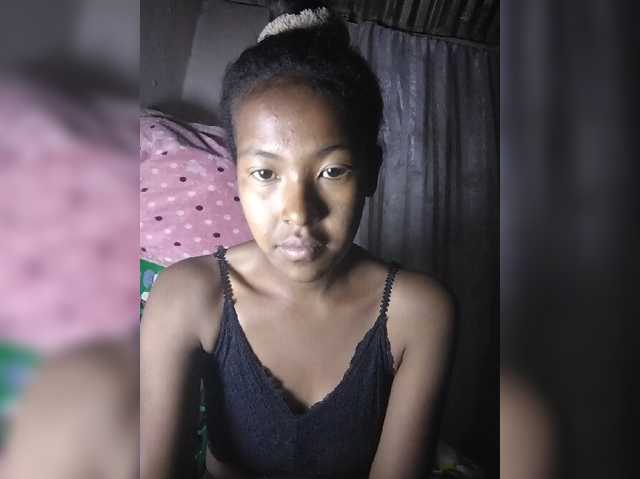 Priscahot live cam preview