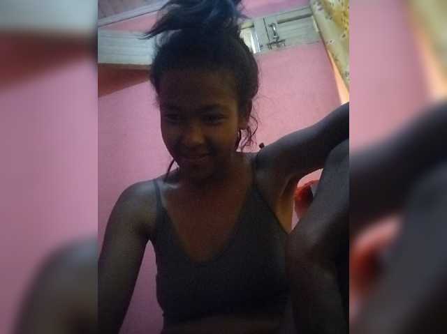 Priscahot live cam on BongaCams