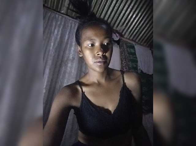 Priscahot live cam preview
