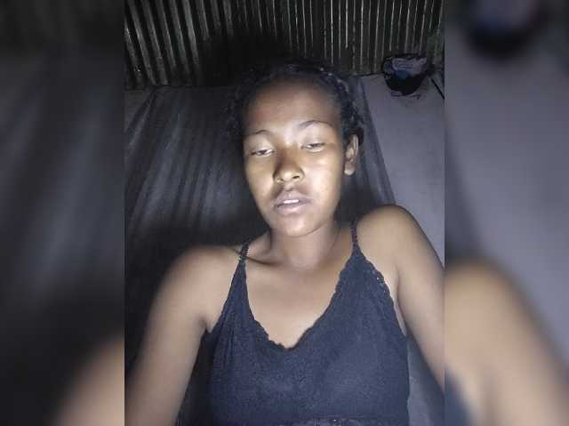 Priscahot live cam preview