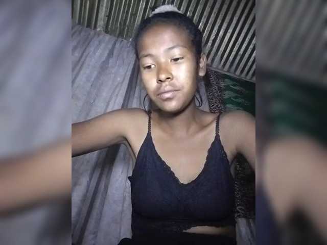 Priscahot, live now on BongaCams