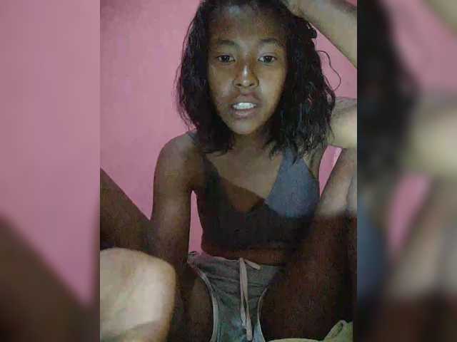 Priscahot live cam on BongaCams