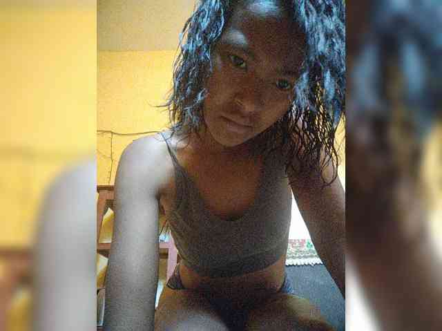 Priscahot webcam