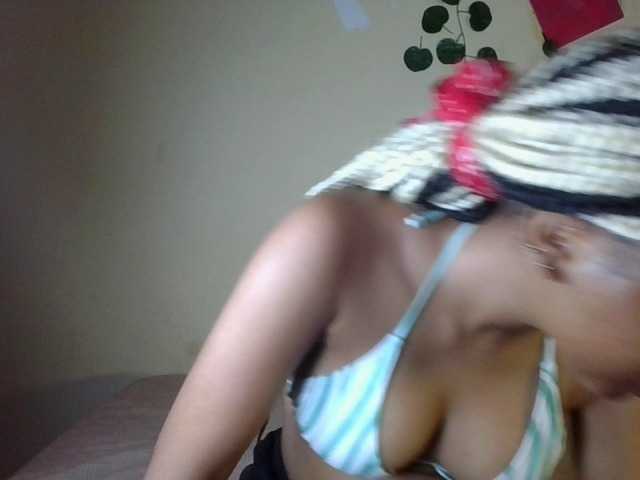 TippiH live cam preview