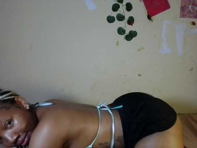 Tippih live cam on BongaCams