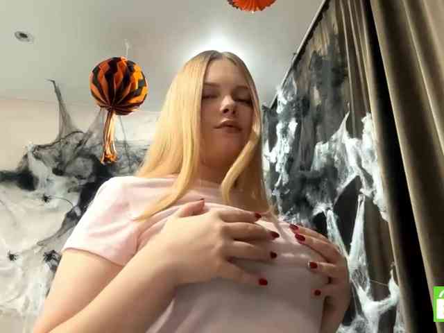 Model: DamarisRuben