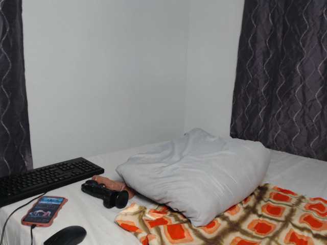 Kikkysue live cam on BongaCams