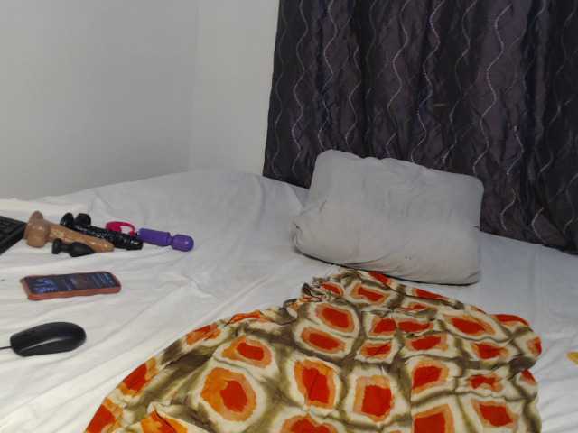 Kikkysue live cam on BongaCams