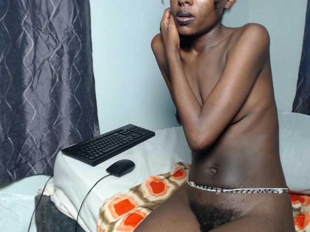 Kikkysue live cam on BongaCams