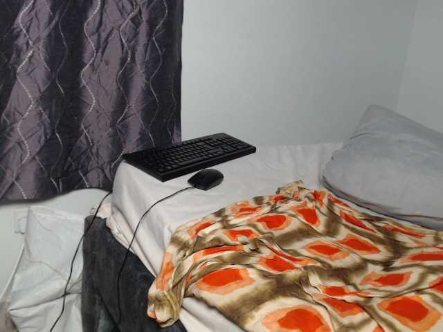Kikkysue live cam on BongaCams