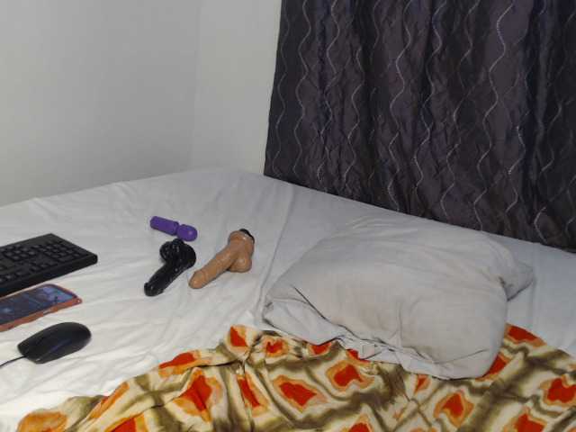 Kikkysue live cam on BongaCams
