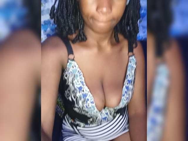 MidnightSiren live cam on BongaCams