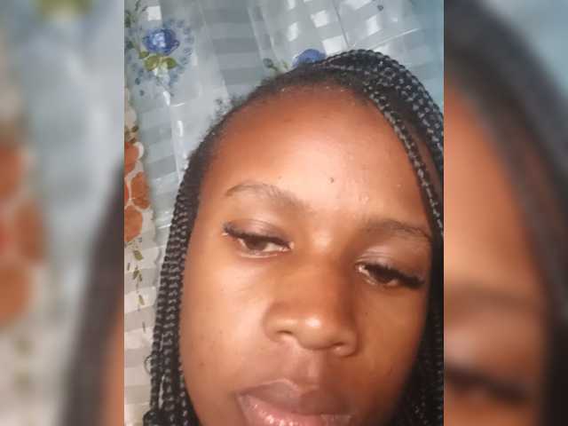 MidnightSiren live cam preview