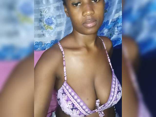 MidnightSiren live cam on BongaCams