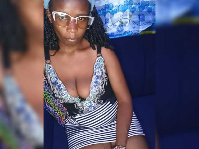 MidnightSiren live cam on BongaCams