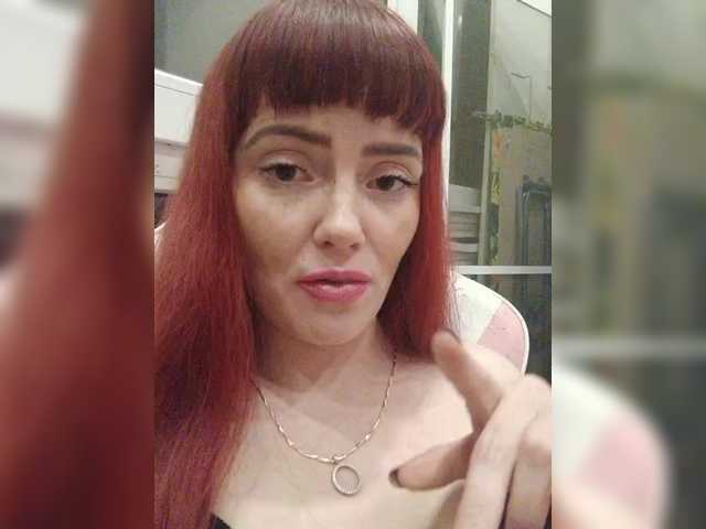 le modèle Niki-mur est en webcam porno dans un show sur le site bongacams, il possède les tags suivants: White/Caucasian,Redhead,Trimmed