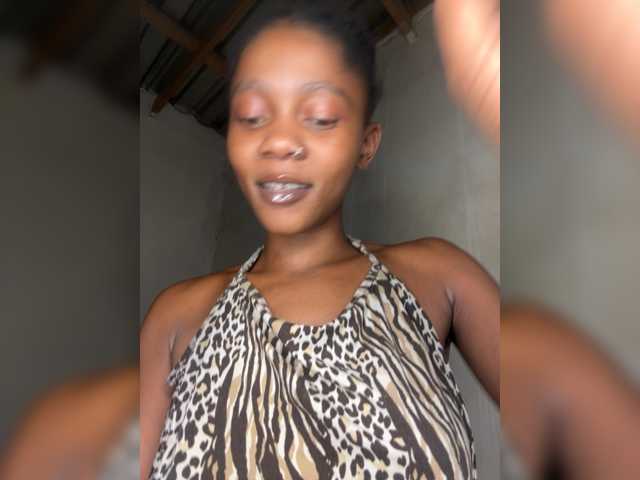 freakycoupl2001 live cam on BongaCams