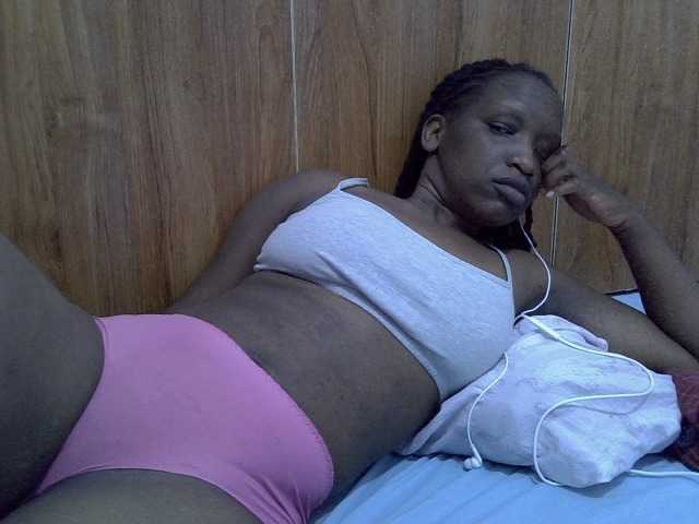 Cindy04, en directo ahora en BongaCams