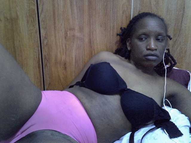 Cindy04 live cam on BongaCams