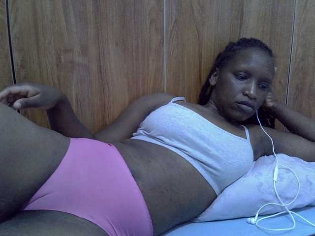 Cindy04 live cam on BongaCams