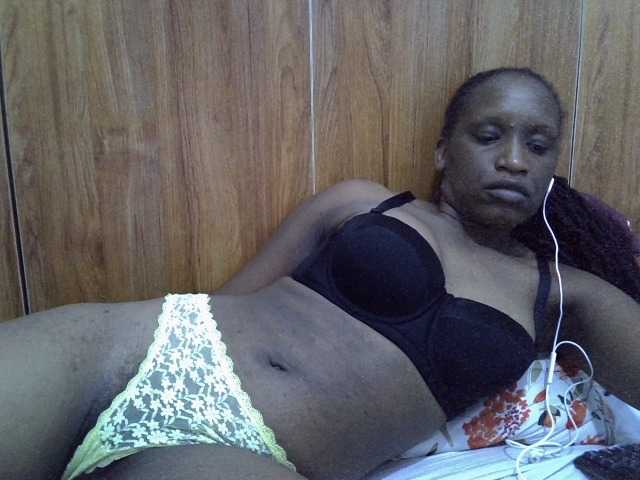 Cindy04 live cam on BongaCams