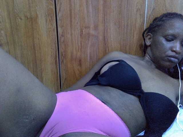 Cindy04 live cam on BongaCams