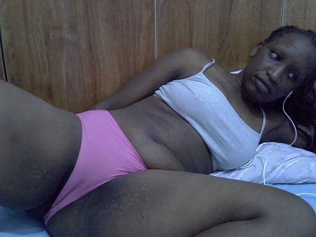 Cindy04, en directo ahora en BongaCams