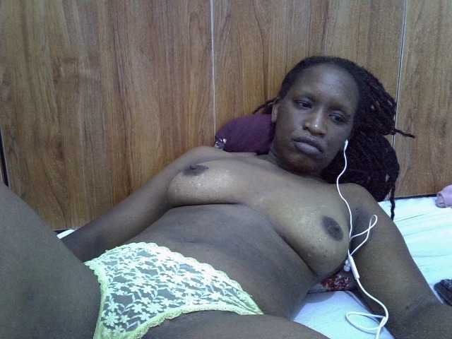Cindy04 live cam on BongaCams