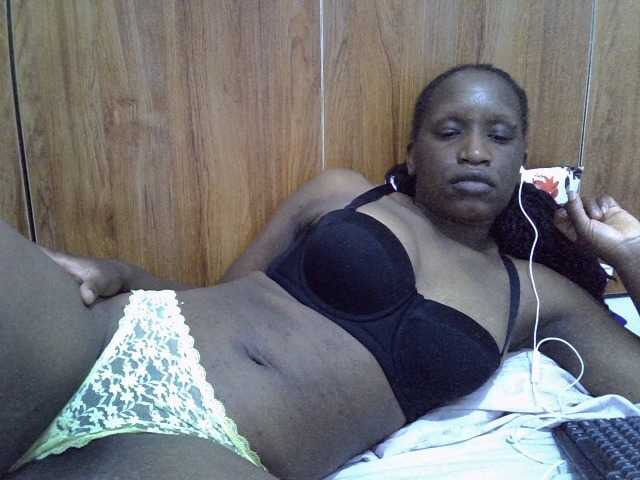 Cindy04 live cam on BongaCams