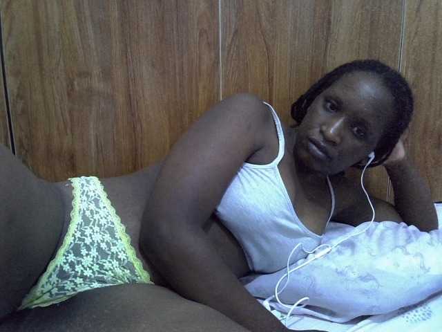 Cindy04 live cam on BongaCams