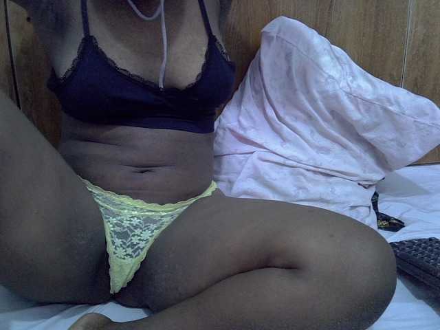 Cindy04 live cam on BongaCams