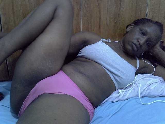 Cindy04, en directo ahora en BongaCams