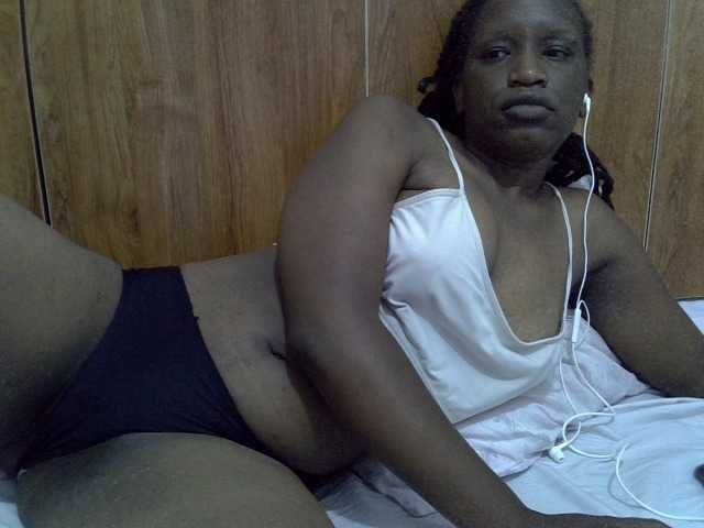 Cindy04 live cam on BongaCams