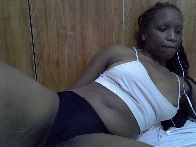 Cindy04 live cam on BongaCams