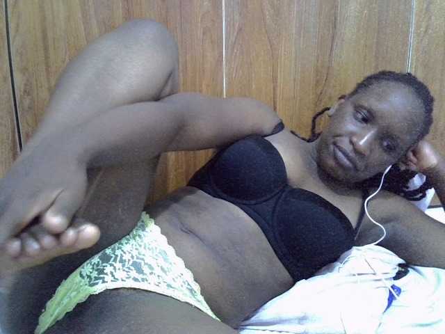 Cindy04 live cam on BongaCams