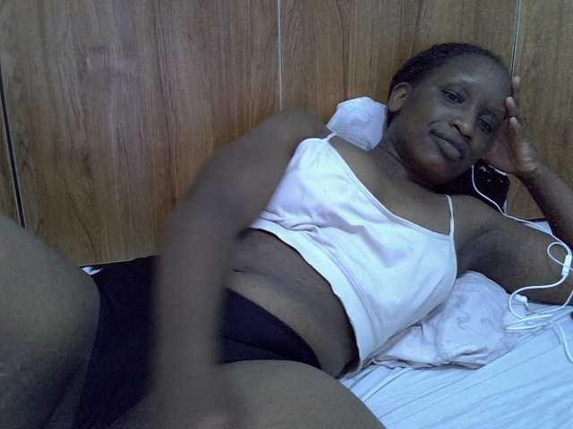 Cindy04 live cam on BongaCams