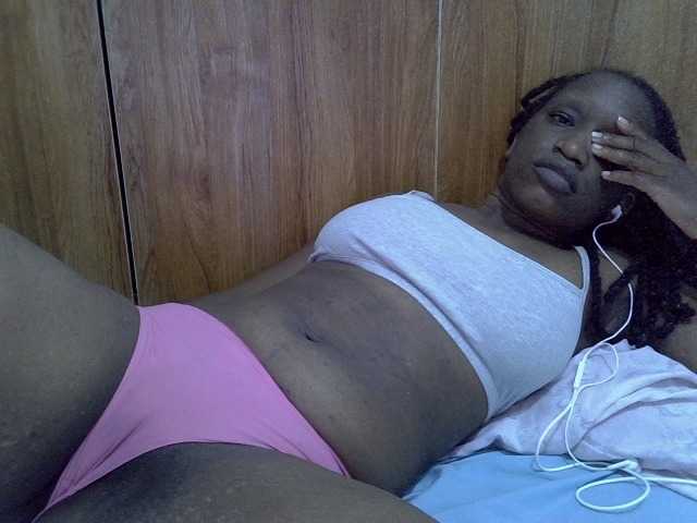 Cindy04, en directo ahora en BongaCams