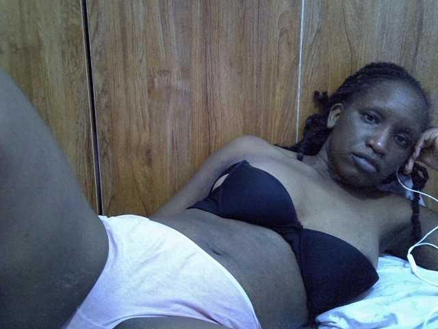 Cindy04 live cam on BongaCams