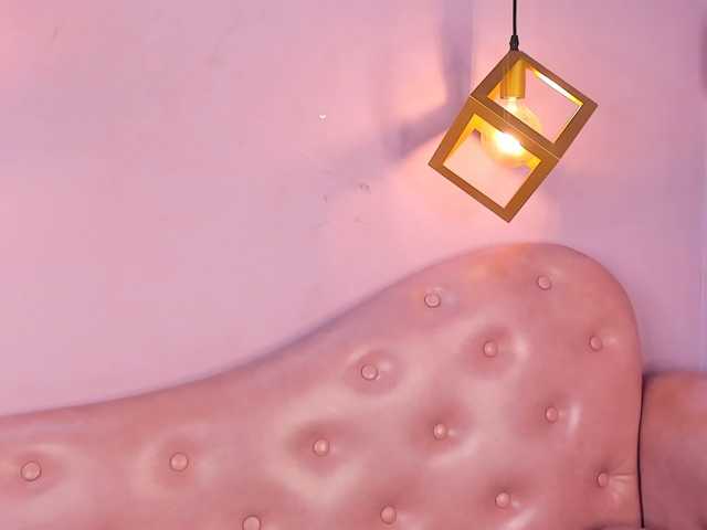 LyndaaBonnie live cam on BongaCams