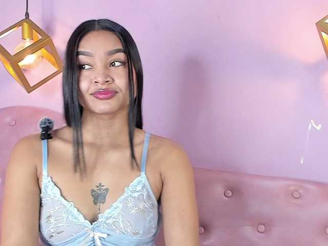 LyndaaBonnie live cam preview