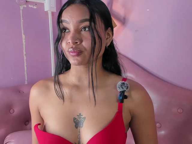 LyndaaBonnie live cam on BongaCams