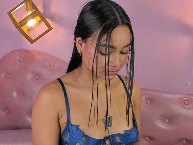 LyndaaBonnie live cam on BongaCams