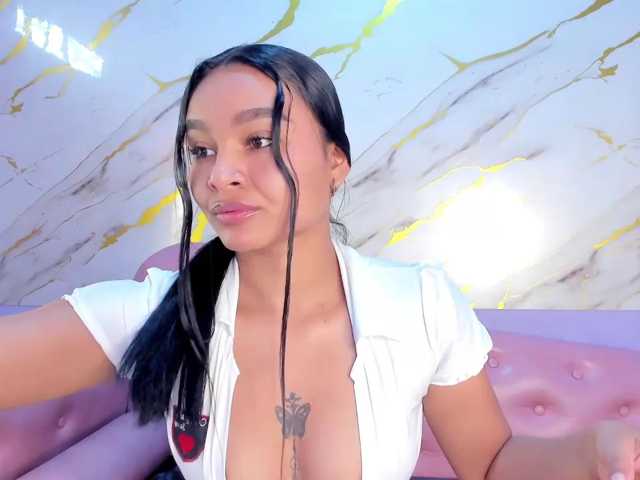 LyndaaBonnie live cam on BongaCams