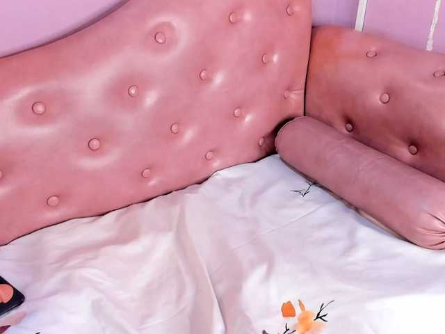 LyndaaBonnie live cam on BongaCams