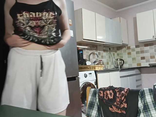 AcidCherry live cam preview
